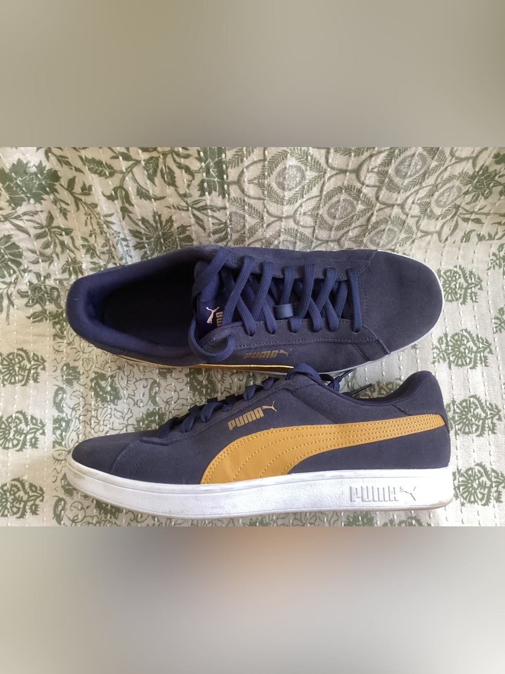 Puma Men’s Navy & Gold Low-Top Sneakers